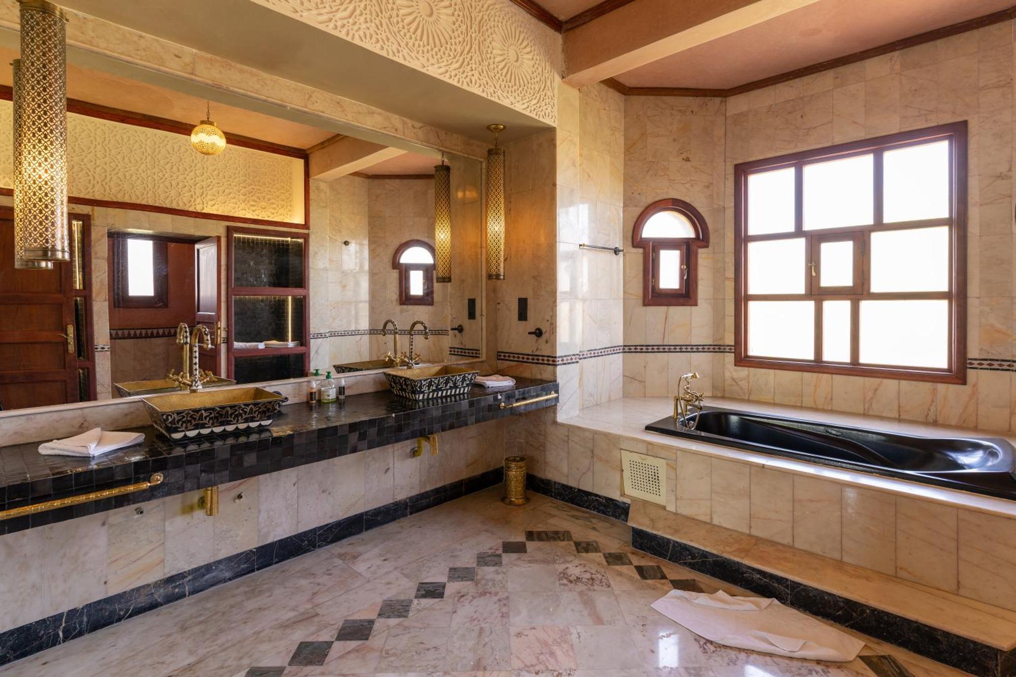 Nomadz Palace Touggana Luaran gambar