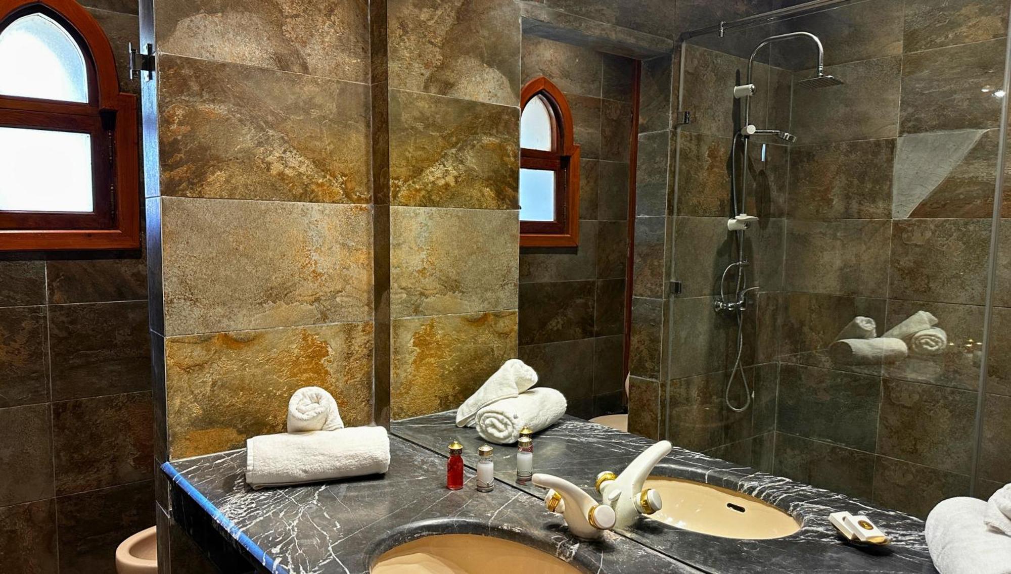 Nomadz Palace Touggana Luaran gambar