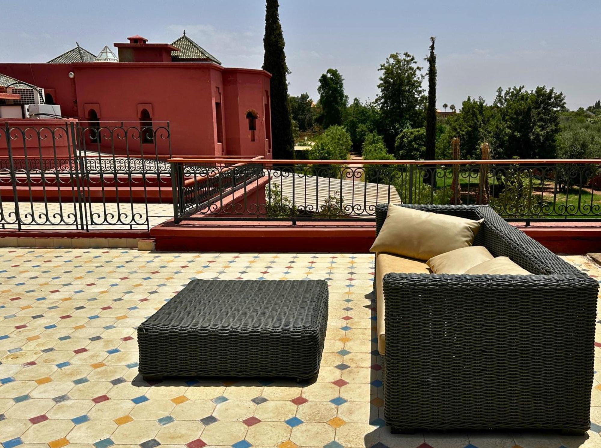 Nomadz Palace Touggana Luaran gambar