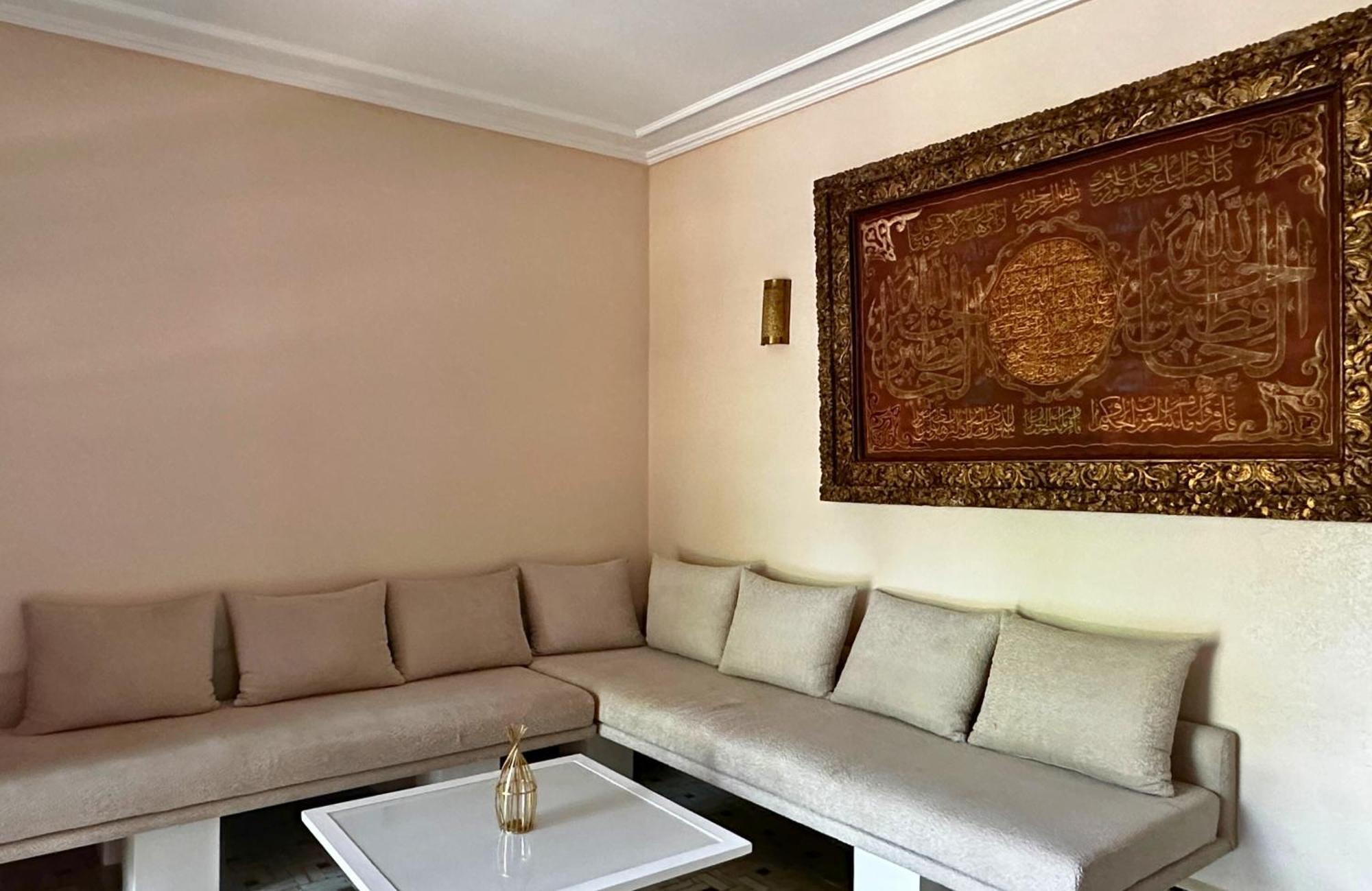 Nomadz Palace Touggana Luaran gambar
