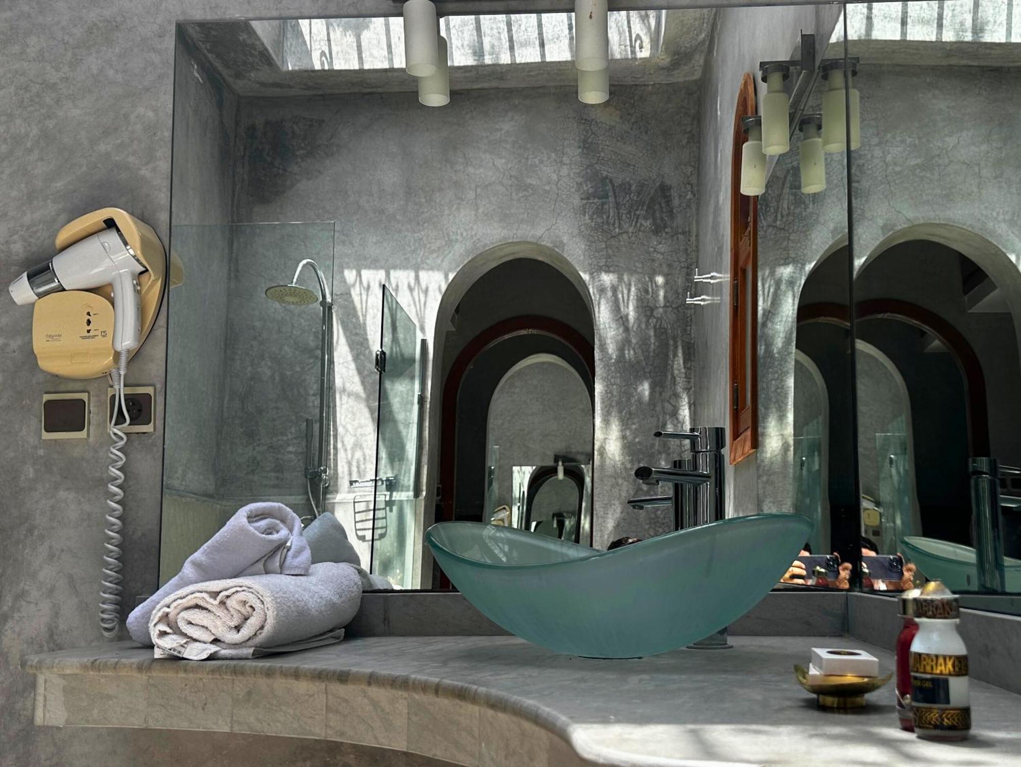Nomadz Palace Touggana Luaran gambar